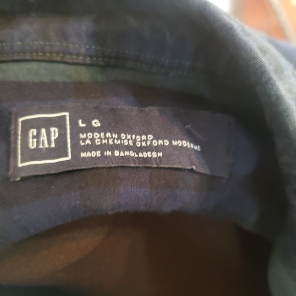 GAP Plaid Button Down - Picture 2 of 8